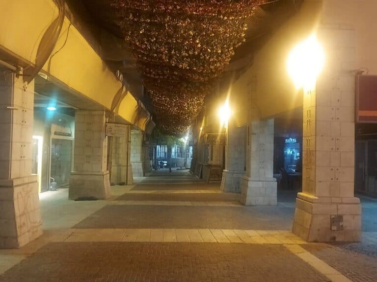 Downtown Jerusalem on Friday evening, June 20, 2025 – completely empty amid Iranian missile threat