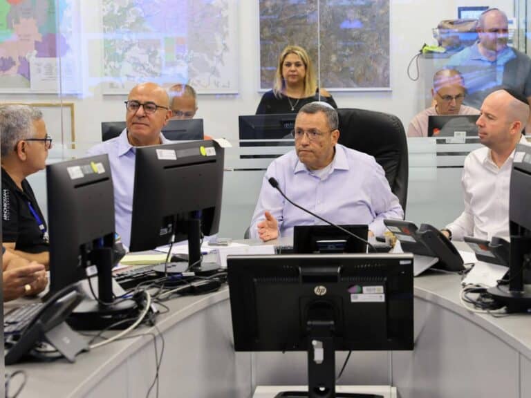 Jerusalem mayor Moshe Lion in emergency situation room during Iran war, June 18, 2025
