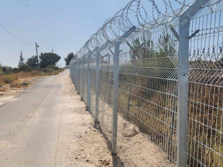 Advanced security fence being built in Modiin, while Jerusalem faces breaches and illegal infiltrations with no comparable system