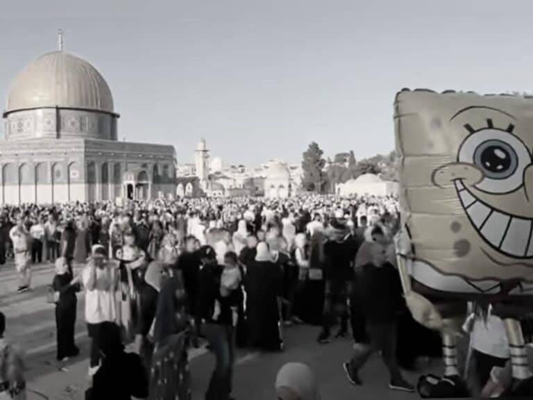 Crowd at Al-Aqsa Mosque during Eid al-Adha 2025, with Spongebob balloon visible in the foreground
