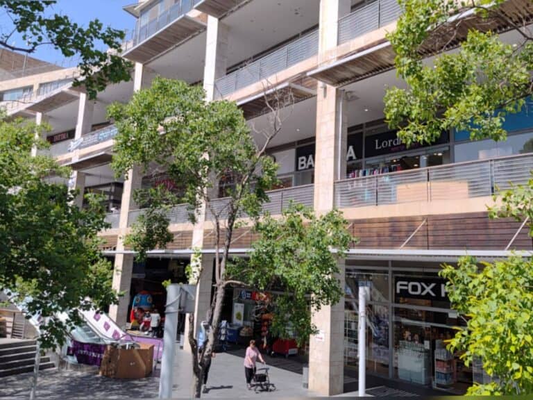 Ramot Mall in northern Jerusalem on a quiet weekday morning