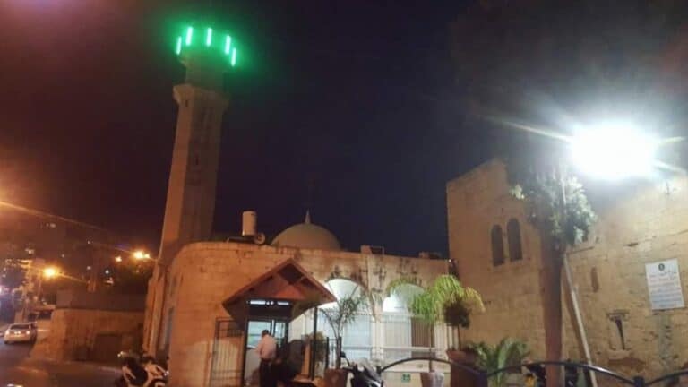 מסגד אל-עזיר באבו גוש סמוך לירושלים, מוקד הזעם בעקבות ביזוי המסגד