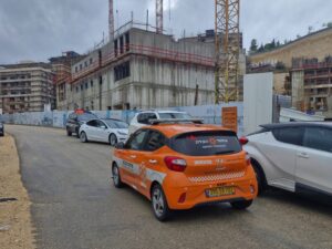 Ambulansya ng United Hatzalah sa lugar ng aksidente sa trabaho sa construction site sa Jerusalem (Photo: United Hatzalah Spokesperson)
