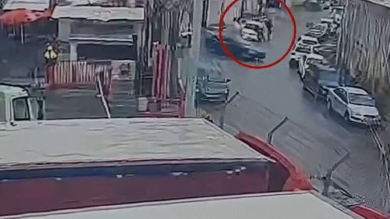 अतरोट औद्योगिक क्षेत्र में यातायात प्रवर्तन अभियान के दौरान वाहन से टक्कर का क्षण, यरूशलम (Photo: Israel Police Spokesperson)