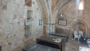 Lăng mộ Benjamin trên phố Strauss ở Jerusalem, một nơi ẩn giấu để cầu nguyện và tìm sức mạnh tinh thần