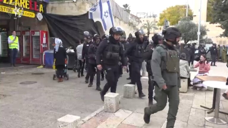 forces de police et de garde-frontières opérant dans la Vieille Ville de Jérusalem pendant l’opération Rugissement du Lion