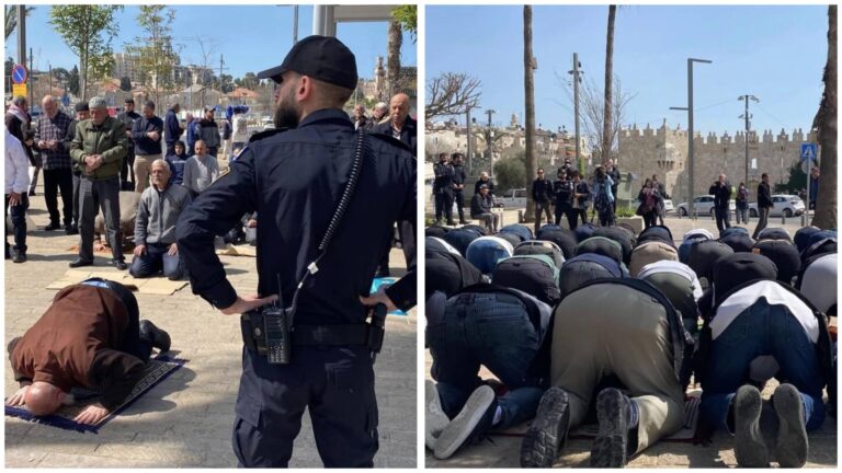 Des fidèles palestiniens accomplissent la prière du vendredi près de la porte de Damas à Jérusalem pendant le Ramadan tandis que la police israélienne surveille les lieux