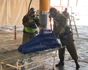 Exercice toxicologique au centre médical Shaare Zedek à Jérusalem: équipes protégées effectuent une décontamination après exposition à des substances dangereuses