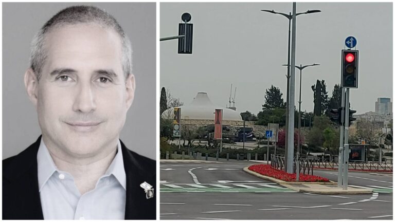 ח"כ חנוך מילביצקי לצד אזור תעסוקה בירושלים