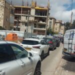 עומסי תנועה ברחוב עמק רפאים בירושלים לצד בנייה ועבודות תשתית