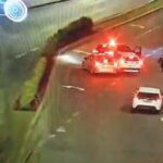 ניידות משטרה חוסמות רכב גנוב במהלך מרדף בירושלים