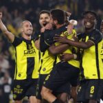 שחקני בית"ר ירושלים חוגגים בניצחון על מכבי חיפה