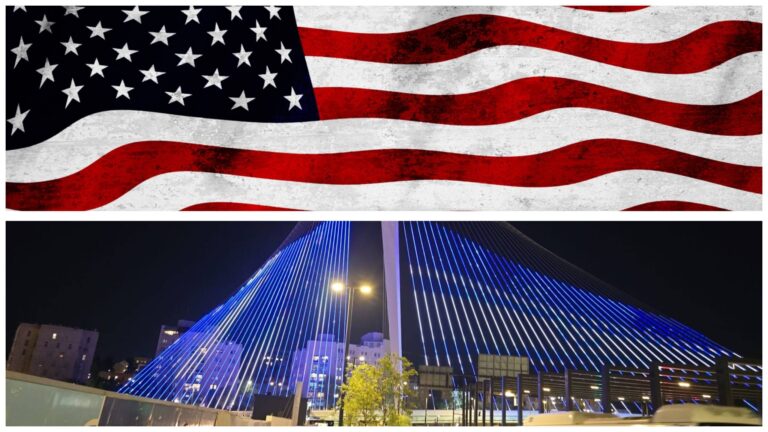 Collage du drapeau des États-Unis au-dessus du pont des Cordes à Jérusalem illuminé en bleu et blanc