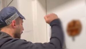 שוטרי מחוז ירושלים במהלך מעצר חשודים בתקיפת חייל בבית שמש