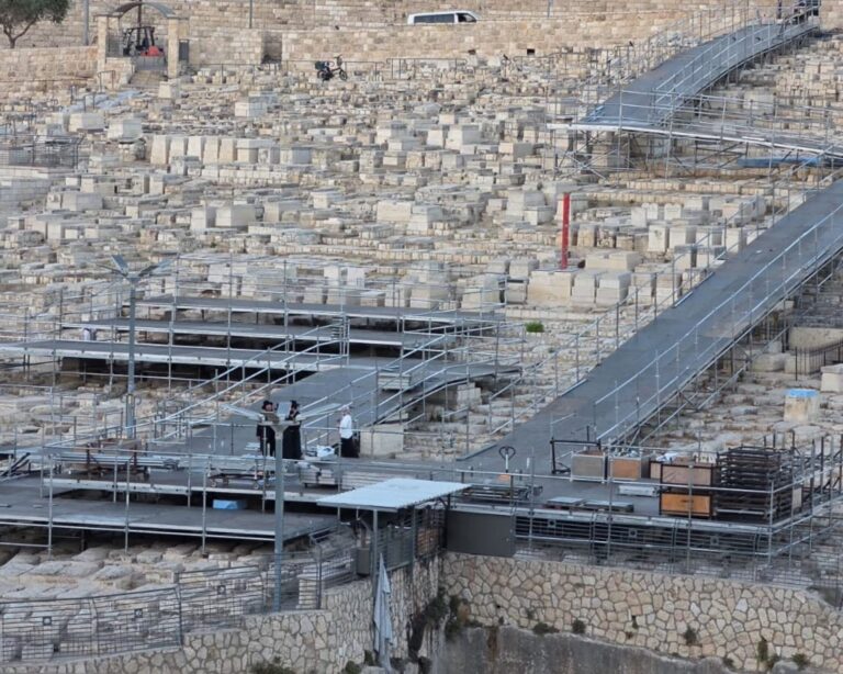 Hiloula de l’« Or HaHaïm » au cimetière du mont des Oliviers à Jérusalem