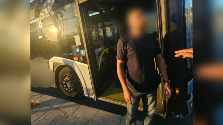 נהג ליד אוטובוס ציבורי בירושלים במהלך פעילות משטרתית בעקבות חשד לנהיגה תחת השפעת סמים