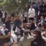 מפגינים חרדים ותומכי "קפה בסמטה" בעימות סביב פתיחת בית הקפה בשבת בירושלים