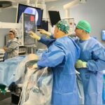 L’équipe du service d’urologie du centre médical Shaare Zedek à Jérusalem utilisant le système AquaAblation de nouvelle génération pour traiter une hypertrophie de la prostate