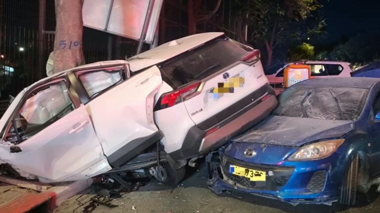 רכב שנגנב בירושלים לאחר תאונה בצומת א-טור במהלך ניסיון הימלטות מהמשטרה