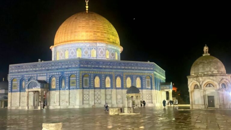 כיפת הסלע בהר הבית בירושלים בשעות הלילה, על רקע הקמפיין לפתיחת הר הבית לעליית יהודים בשבתות
